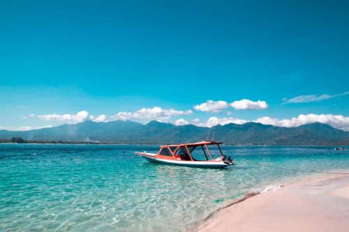 beautiful-view-boat-sea-tropical-beach-gili-trawangan-lombok-indonesia_158538-26123