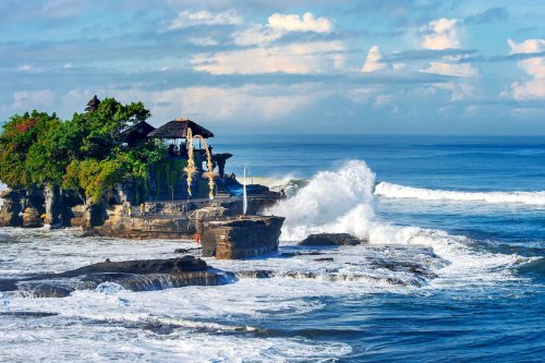 tanah-lot-temple-bali-island-indonesia_335224-394